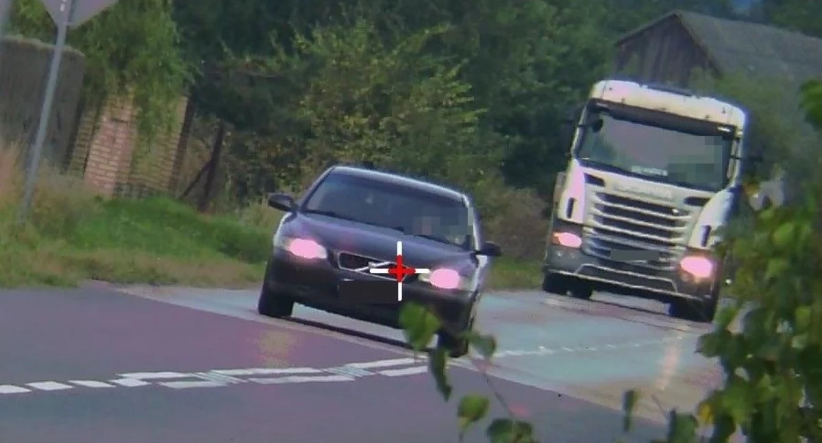 Szalona jazda skończyła się utratą uprawnień. Sąd zdecyduje o losie kierowcy Toyoty