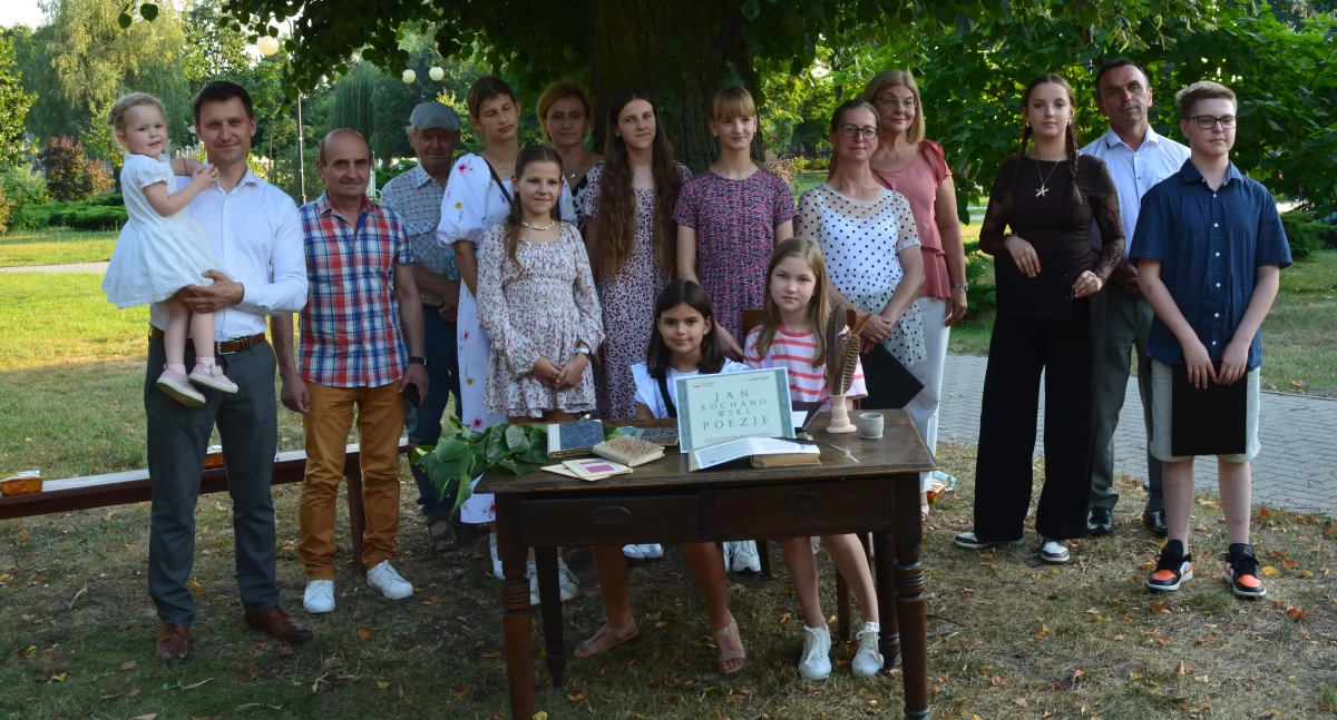 Narodowe Czytanie 2025 w Łomazach – poezja Jana Kochanowskiego w sercu miejscowej społeczności