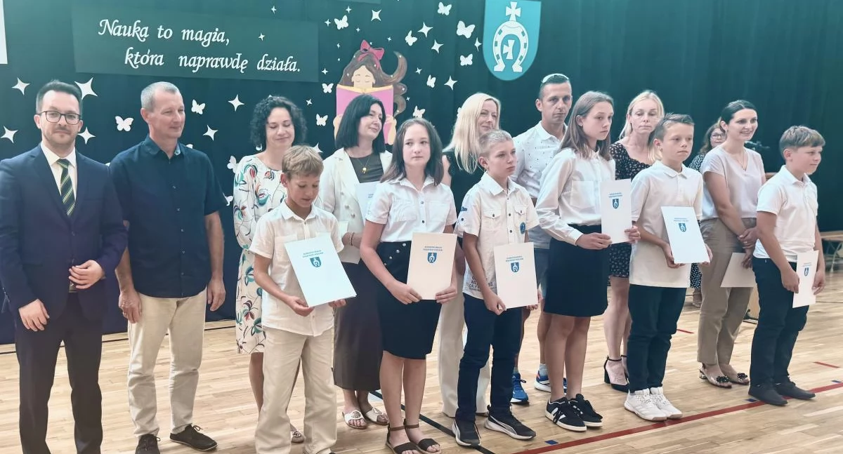 Młodzi geniusze i sportowcy podbili Międzyrzec Podlaski. 67 prymusów nagrodzonych za wybitne osiągnięcia