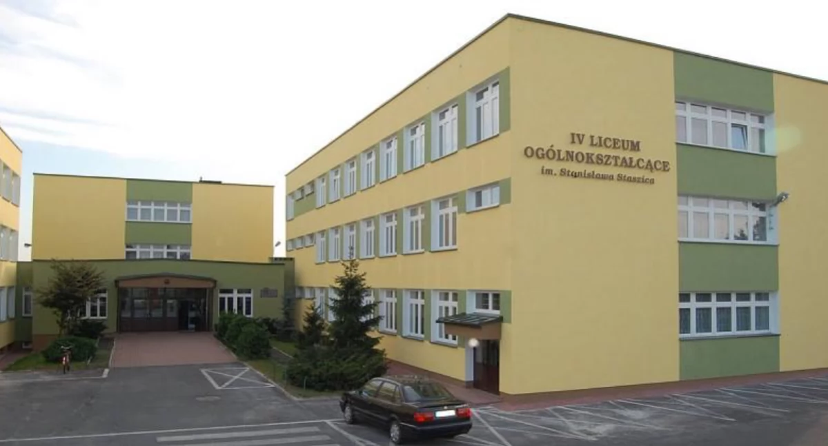 Staszic triumfuje w sporcie! Pierwsze miejsce w województwie lubelskim w „Licealiadzie” 2024/2025 i historyczny sukces uczniów oraz trenerów