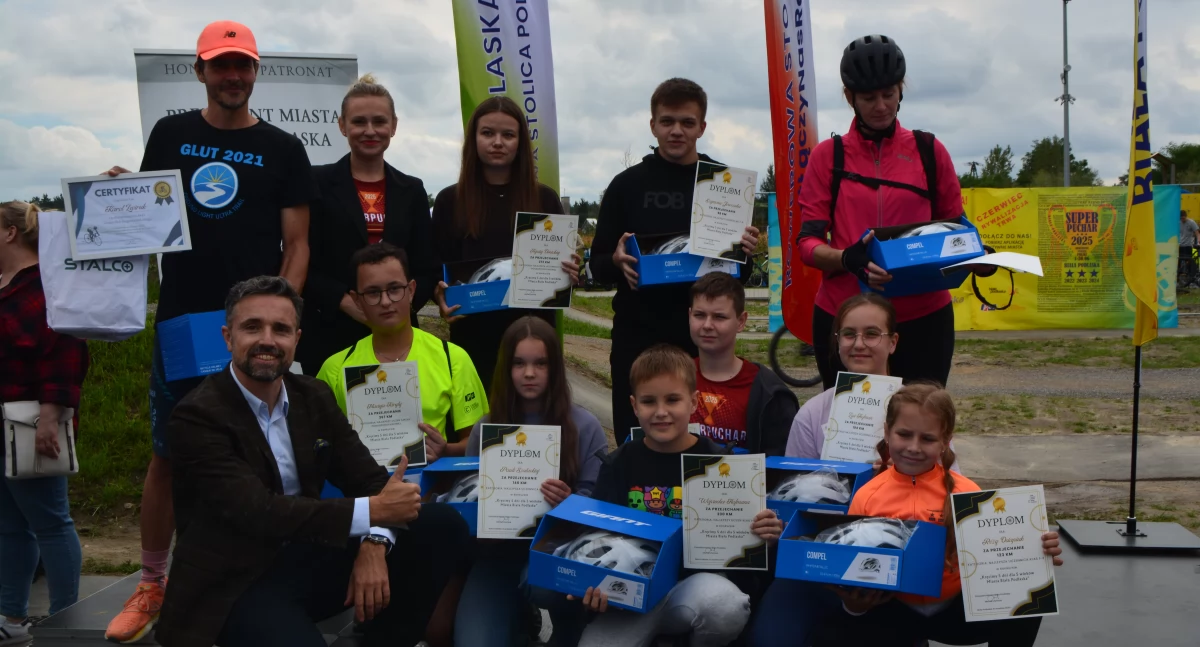 Biała Podlaska na sportowo i z miejskim vibem – wielkie otwarcie DirtParku na Świerkowej przyciągnęło tłumy fanów rowerowych akrobacji, muzyki i sztuki ulicznej 