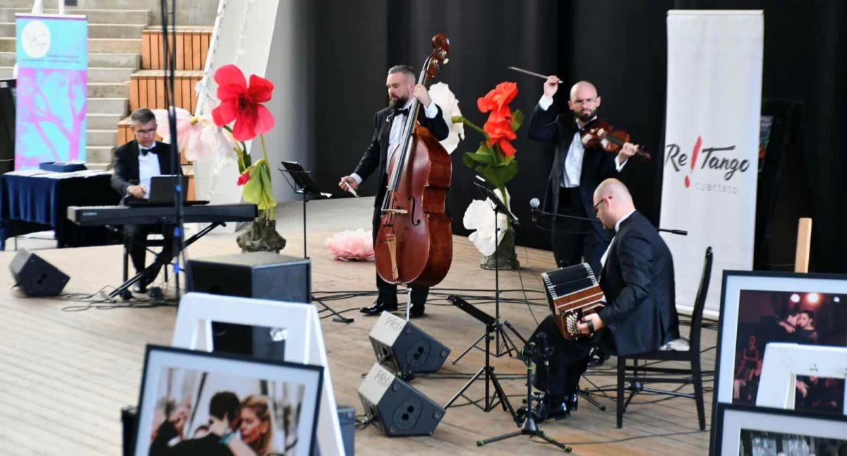 Wirtuozi z Cuarteto Re!Tango przenieśli Bialczan do Buenos Aires – emocjonujący koncert i potańcówka w amfiteatrze