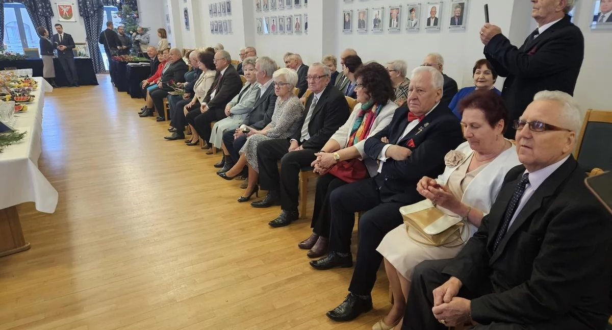 Hołd dla trwałych związków.  Władze miasta i gminy zapraszają jubilatów z 1976 roku