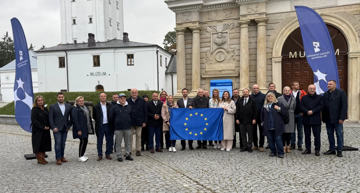 Audyt z Brukseli w Białej Podlaskiej: Komitet Monitorujący i Komisja Europejska sprawdzają, jak fundusze europejskie rewitalizują historię