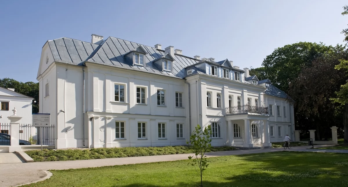 Do dzieła! Noc Bibliotek w Białej Podlaskiej: spotkania z Ałbeną Grabowską i Bernardyną Darecką Władzimiruk, abolicja dla czytelników i wiele więcej