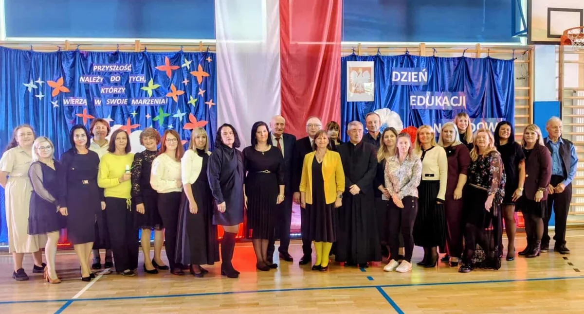 Biała Podlaska dziękuje nauczycielom: uroczyste ślubowanie i nagrody w ZDZ im. K. K. Baczyńskiego