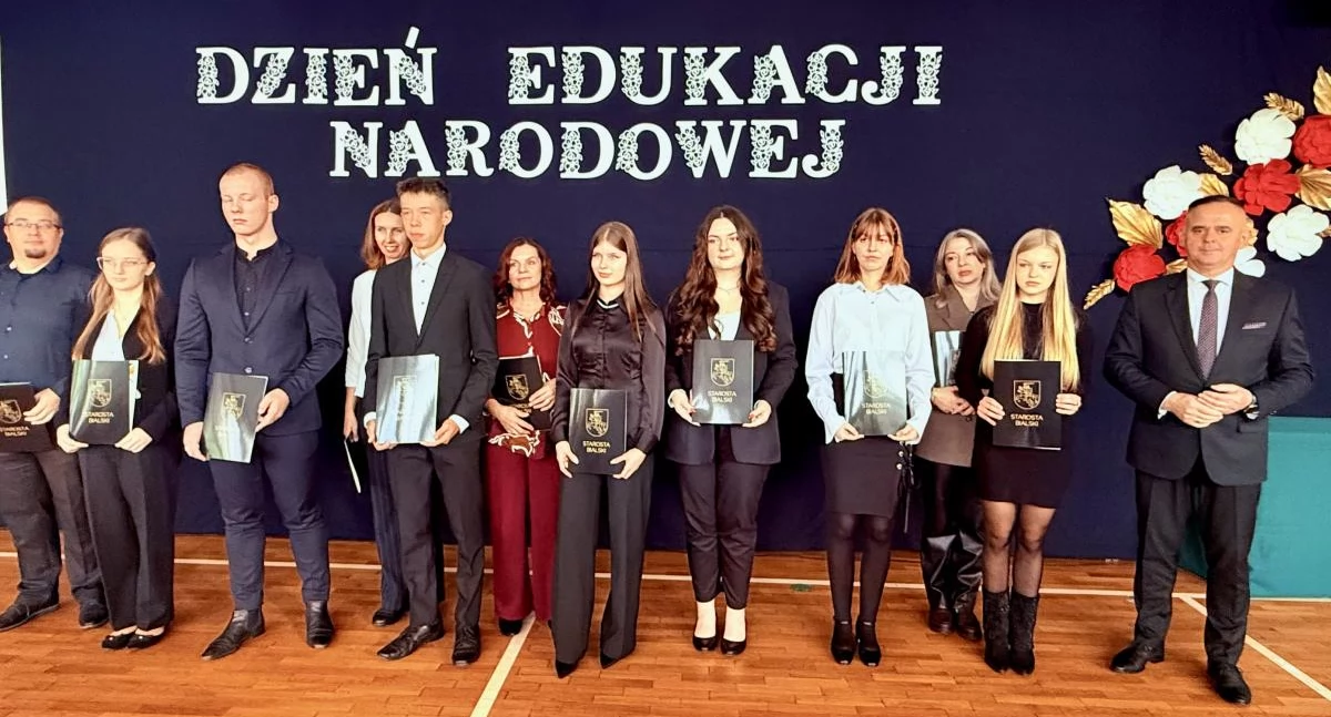 ZSE im. M. Dąbrowskiej w centrum uwagi- Starosta Bialski rozpoczął wręczanie stypendiów dla najzdolniejszych uczniów powiatu