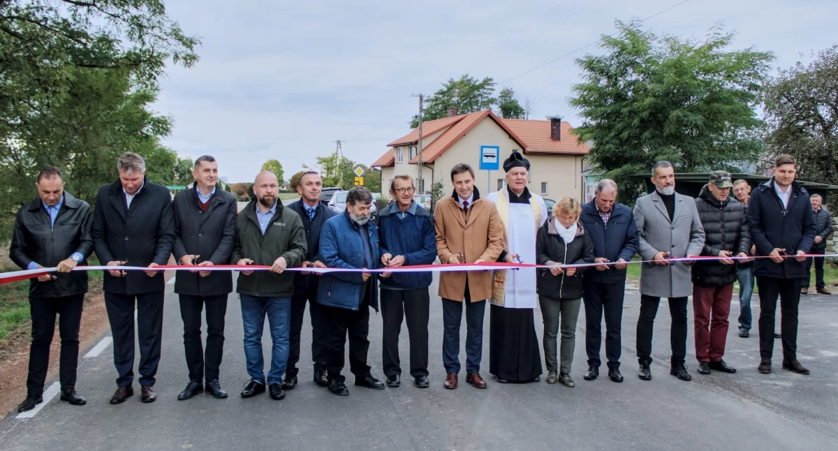 Oficjalne otwarcie zmodernizowanej drogi powiatowej na odcinku Bielany-Korczówka