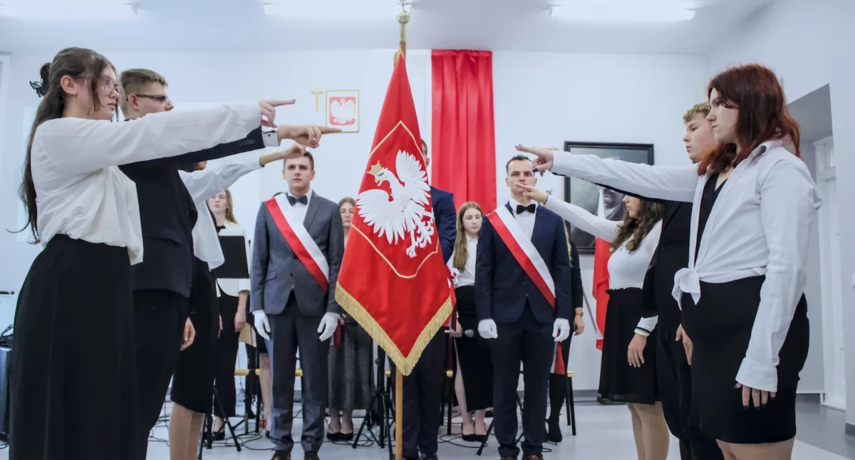 Dzień Edukacji Narodowej oraz ślubowanie klas pierwszych w Zespole Szkół Centrum Kształcenia Rolniczego w Leśnej Podlaskiej