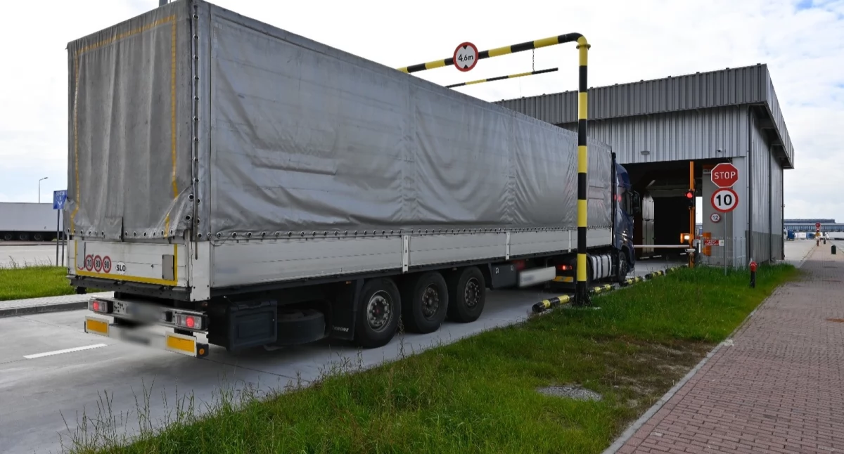 Szybciej i bezpieczniej na wschodzie. Najnowocześniejszy skaner RTG w Koroszczynie walczy z przemytem