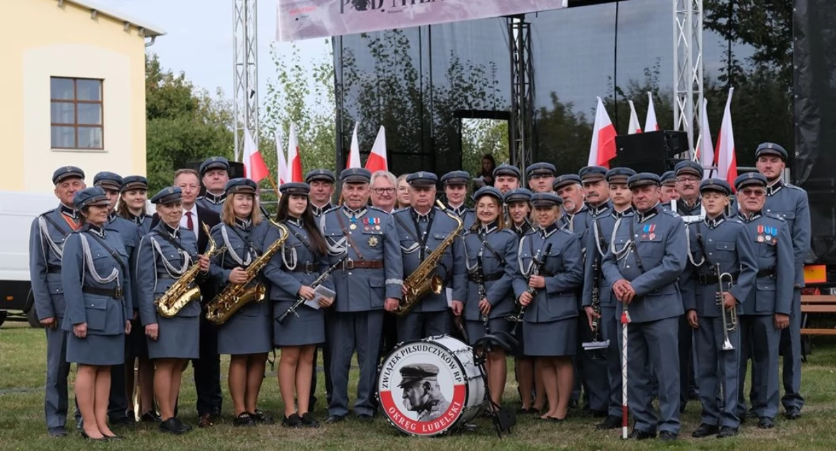 Muzyczne wspomnienie Jana Pawła II. Orkiestra Związku Piłsudczyków RP zagra w Wisznicach i Białej Podlaskiej