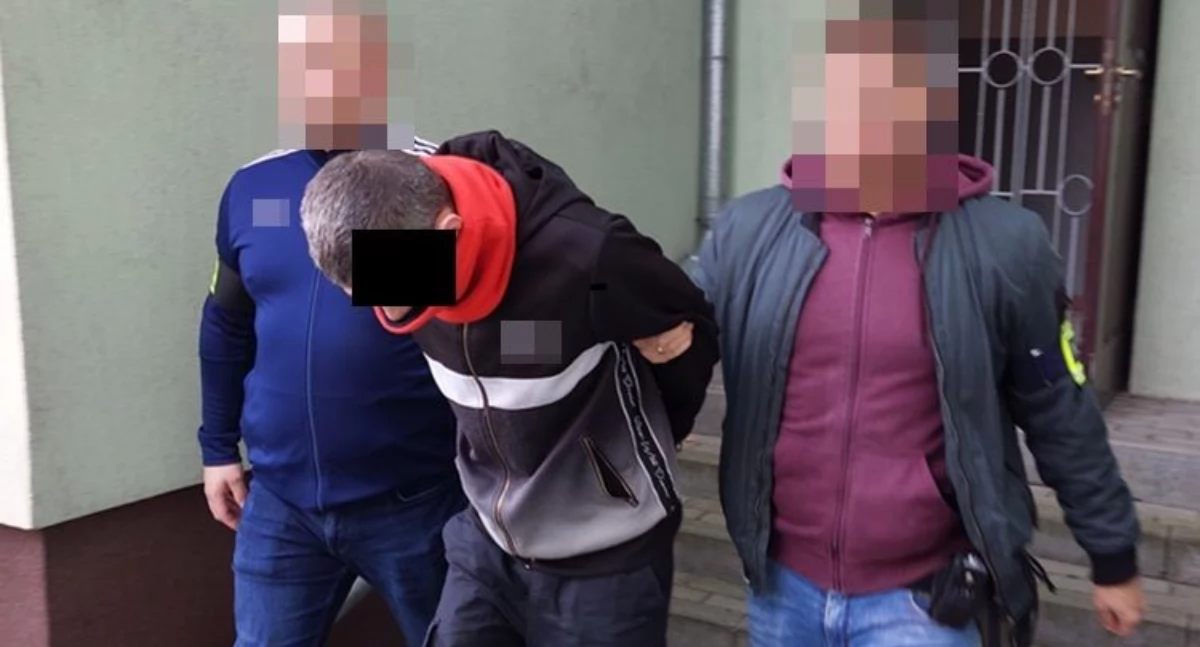 Poszukiwany 46-latek zatrzymany: Kryminalni znaleźli u niego ponad 100 gramów narkotyków