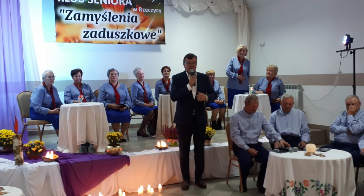 Gmina Międzyrzec Podlaski: Zamyślenia Zaduszkowe 2025 w Rzeczycy- poezja, muzyka i refleksja o przemijaniu