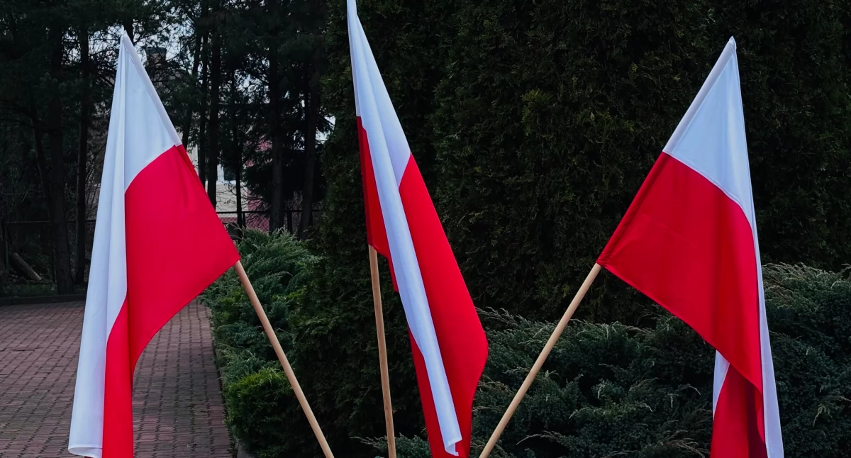 „Niepodległa łączy pokolenia” – mieszkańcy gminy Łomazy wspólnie uczcili 11 listopada pełen dumy, wdzięczności i patriotyzmu 