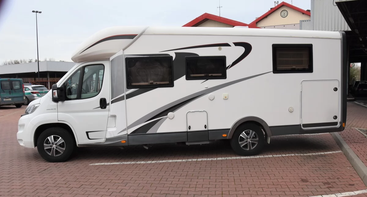 Straż Graniczna w Terespolu zabezpieczyła kampera Fiat Ducato o wartości 280 tys. zł z przerobionym numerem VIN
