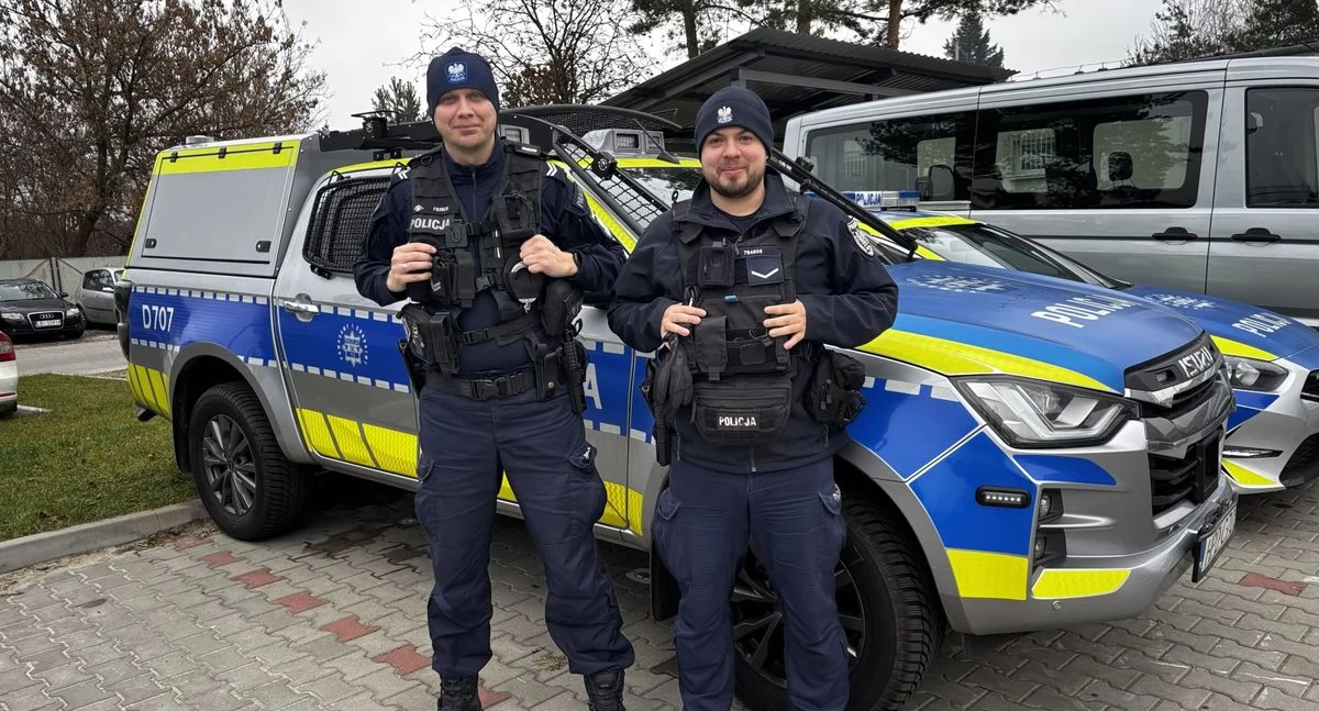 Błyskawiczna reakcja policjantów zapobiegła tragedii. 82-latek błąkał się nocą po ulicach Białej Podlaskiej