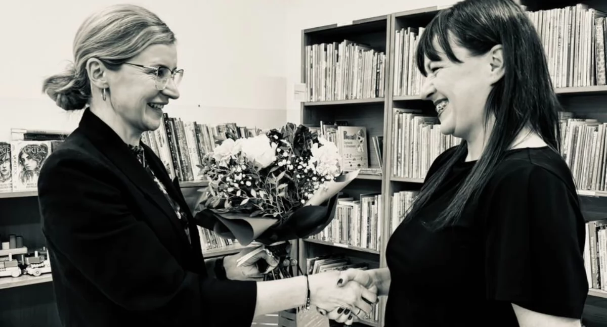 Degustacja zimowej herbaty i kulisy pracy nad książką- spotkanie autorskie w Gminnej Bibliotece Publicznej w Wisznicach z pisarką Anną Siedlecką.