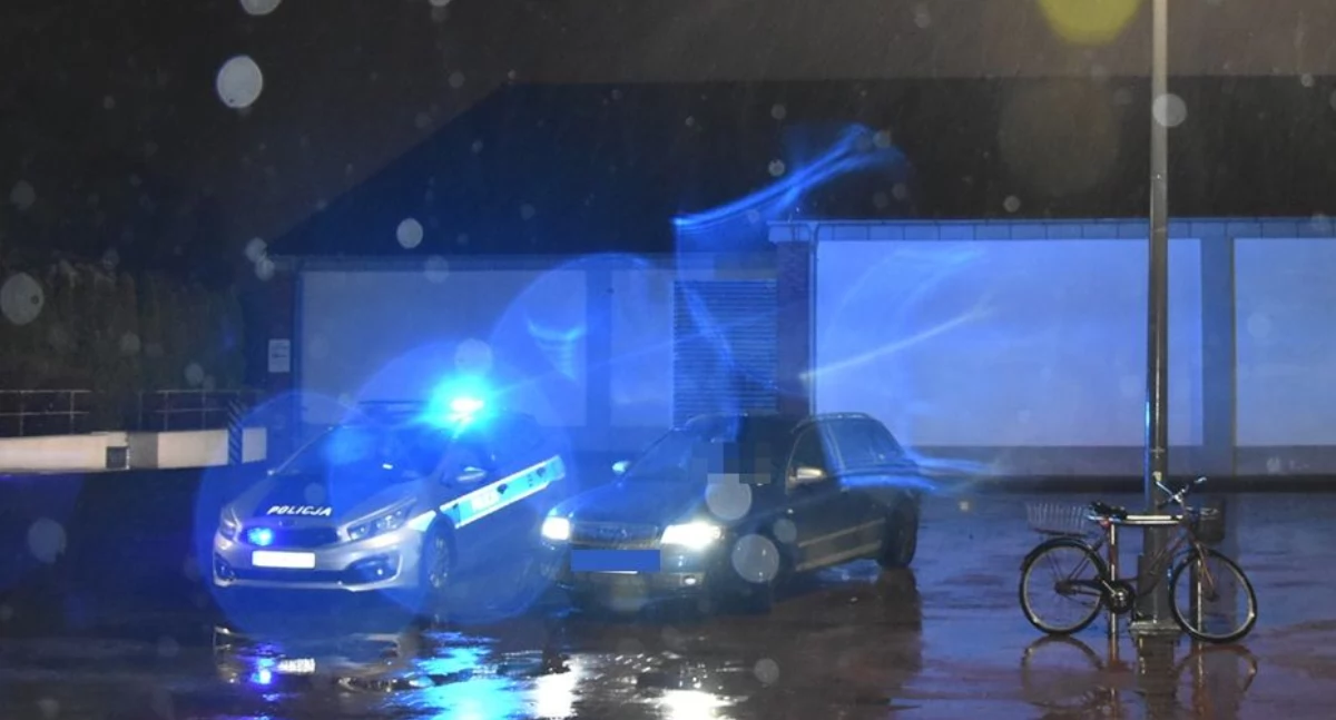 Międzyrzec Podlaski: Manewr, który zakończył się w szpitalu. 78-letnia rowerzystka potrącona na parkingu