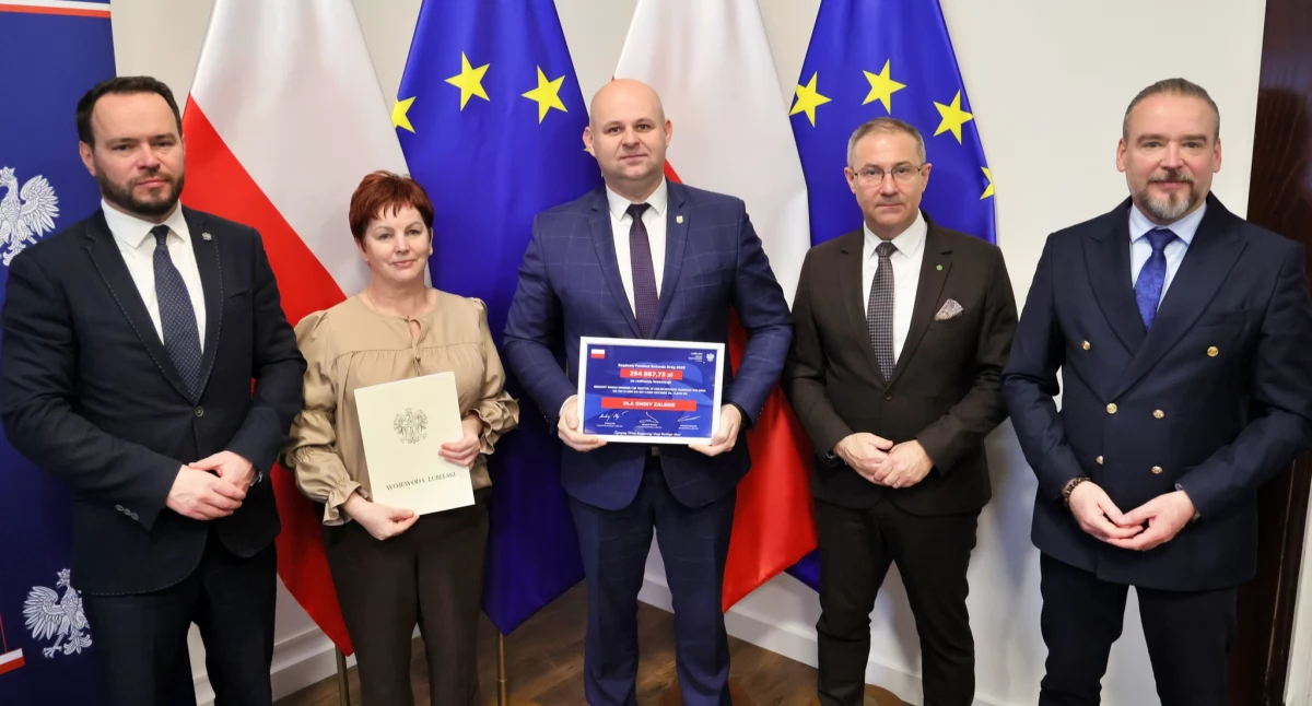 Zalesie: Horbów-Kolonia z nową inwestycją drogową. Podpisano umowę na remont 670 metrów gminnej trasy