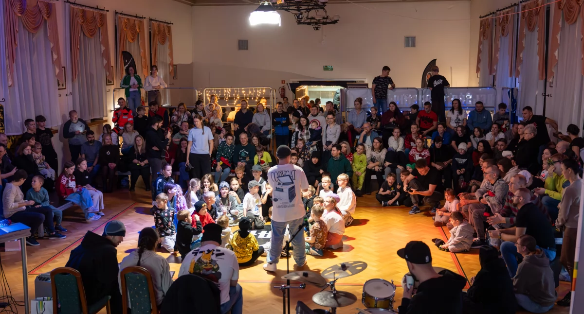 Mikołajki w rytmie Hip-Hopu. V Ogólnopolski Mikołajkowy Turniej Break Dance w Białej Podlaskiej
