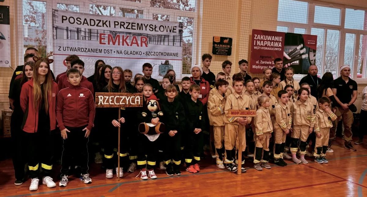 Mikołajki na sportowo w Krzewicy! Ponad 260 młodych strażaków rywalizowało w IV Halowych Zawodach MDP