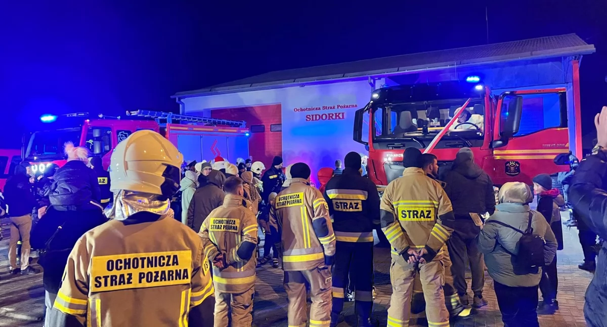 Huczne powitanie nowego, ciężkiego samochodu ratowniczo-gaśniczego w jednostce OSP „Sidorki”
