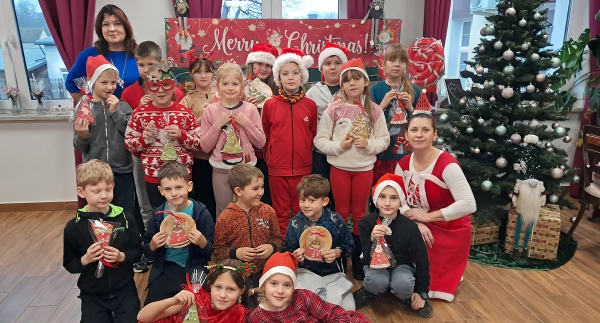Słodkie Mikołajki w Konstantynowie. Dzieci tworzyły piernikowe dzieła sztuki