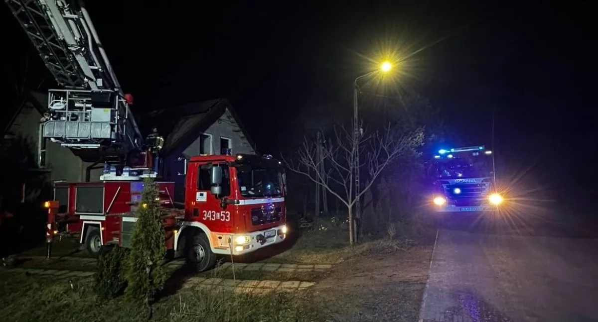 Pożar w Wólce Łózeckiej! Strażacy z Drelowa i Międzyrzeca szybko opanowali sytuację. Poznaj szczegóły