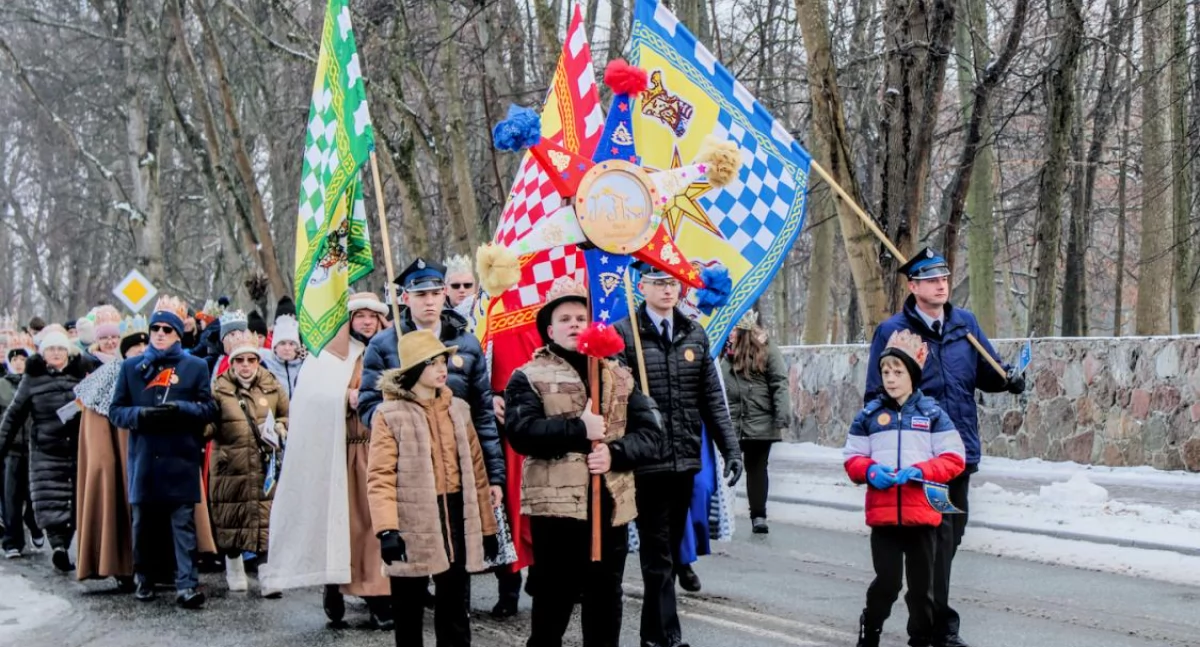 Wspólny przemarsz ulicami Konstantynowa, czyli wyjątkowy Orszak Trzech Króli pod hasłem „Nadzieją się cieszą”