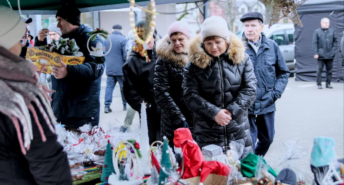 Rękodzieło i świąteczne przysmaki na kiermaszu w Janowie Podlaskim