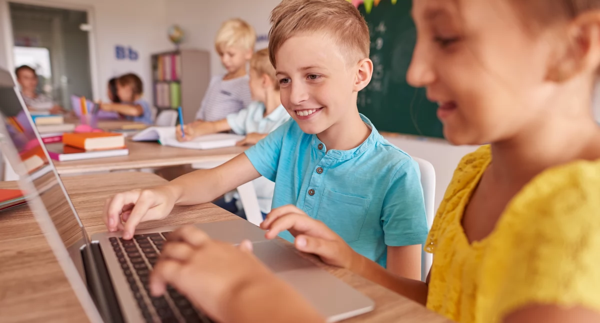 Powiat Bialski objęty programem doposażenia szkół w sprzęt komputerowy