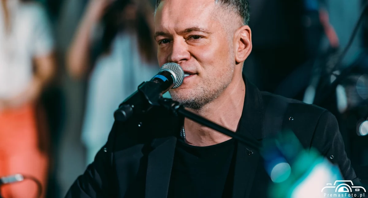 Krzysztof Antkowiak zaśpiewa w Białej Podlaskiej. Koncert kolęd w parafii bł. Honorata Koźmińskiego
