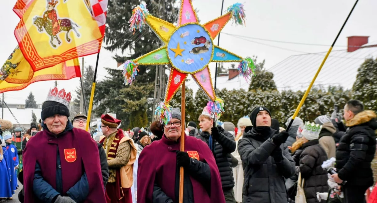 Od ulicy Pokoju na Plac Wolności. Bialski Orszak Trzech Króli 2026 połączył mieszkańców we wspólnym kolędowaniu