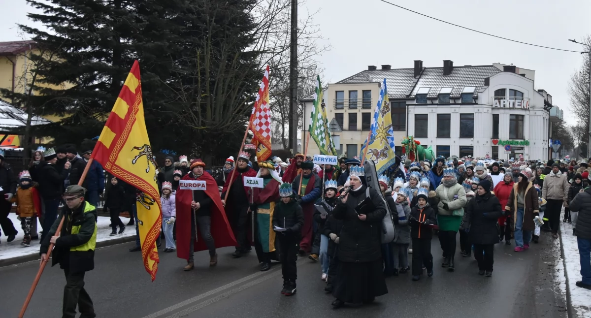Wielki finał Roku Jubileuszowego w Międzyrzecu Podlaskim. Setki mieszkańców w Orszaku Trzech Króli pod znakiem nadziei
