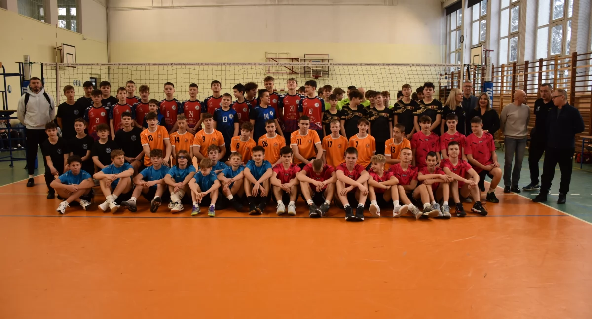 Finał Miasta Biała Podlaska w siatkówce chłopców. Zwycięstwo SP nr 6 i awans do rejonu