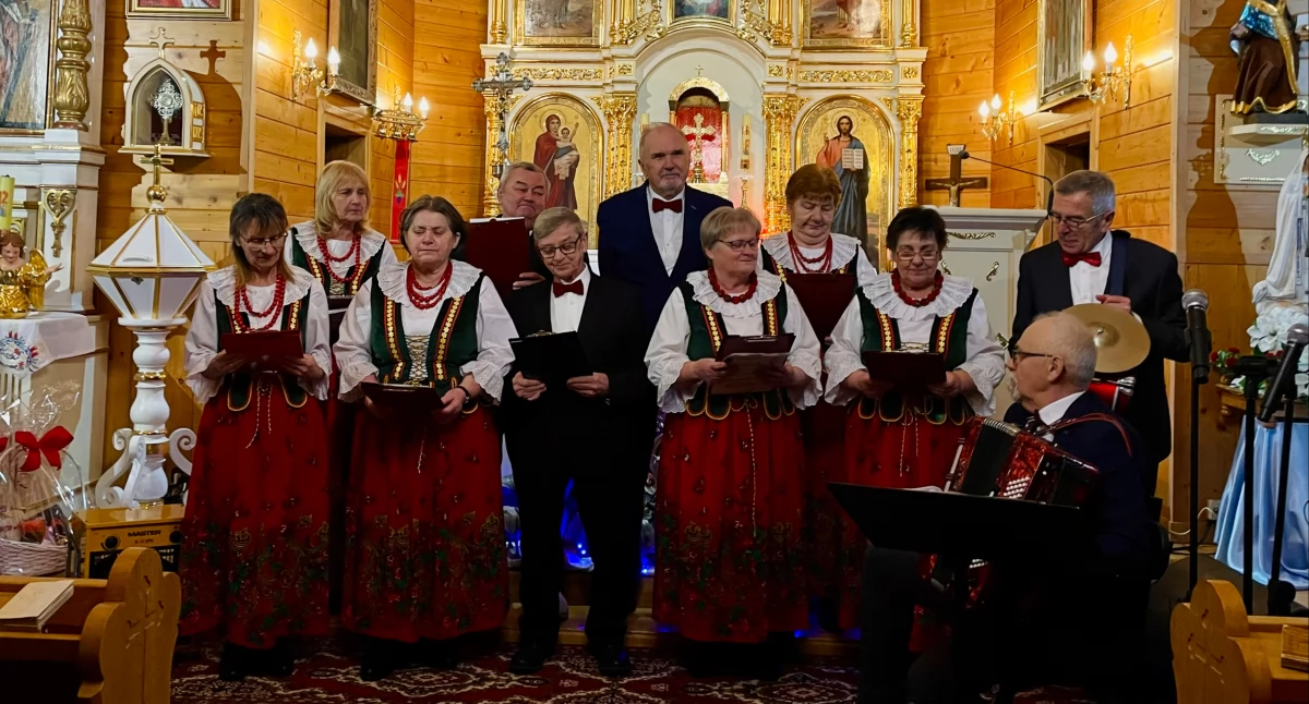 Muzyka, tradycja i wspólne kolędowanie – wyjątkowy koncert kolęd w kościele pw. św. Mikołaja w Rozwadówce