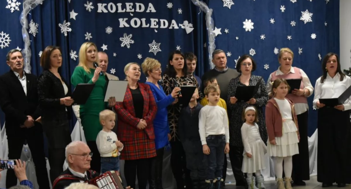 Rzeczyca kolędowała razem. Międzypokoleniowe spotkanie w remizie OSP