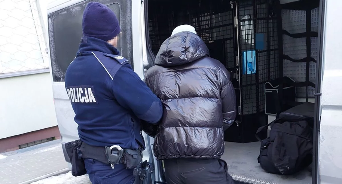 Oszukiwał metodą „na policjanta” na terenie województwa lubelskiego i podlaskiego, a podczas próby zatrzymania stwarzał zagrożenie. Grozi mu 8 lat więzienia