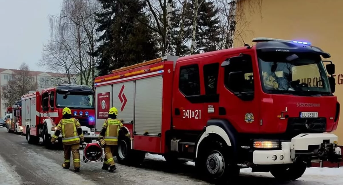 Pożar bloku mieszkalnego przy ulicy Chrobrego i ewakuacja jego mieszkańców. Straty sięgają kilkudziesięciu tysięcy złotych