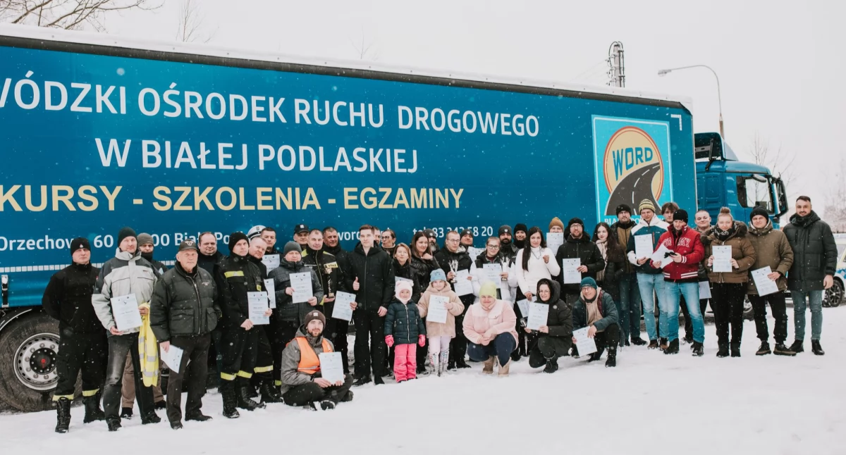 Samochodowa Szkoła Bezpiecznej Jazdy 2026 została oficjalnie zakończona- ponad 80 osób wyjedzie na drogi z cenną wiedzą zdobytą na szkoleniu