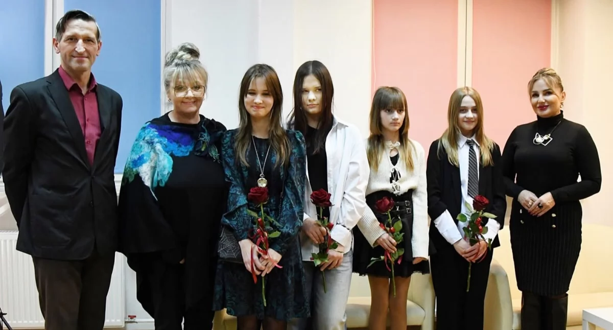 Młode artystki z „Piksela” zachwyciły Białą Podlaską. Wyjątkowy wernisaż w BCK