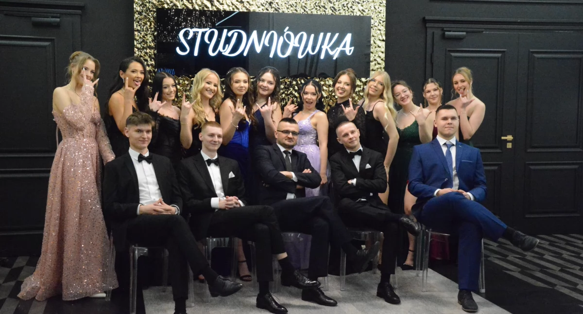 Wyjątkowa noc maturzystów z Międzyrzeca Podlaskiego. Tak wyglądała studniówka 2026 ZSE
