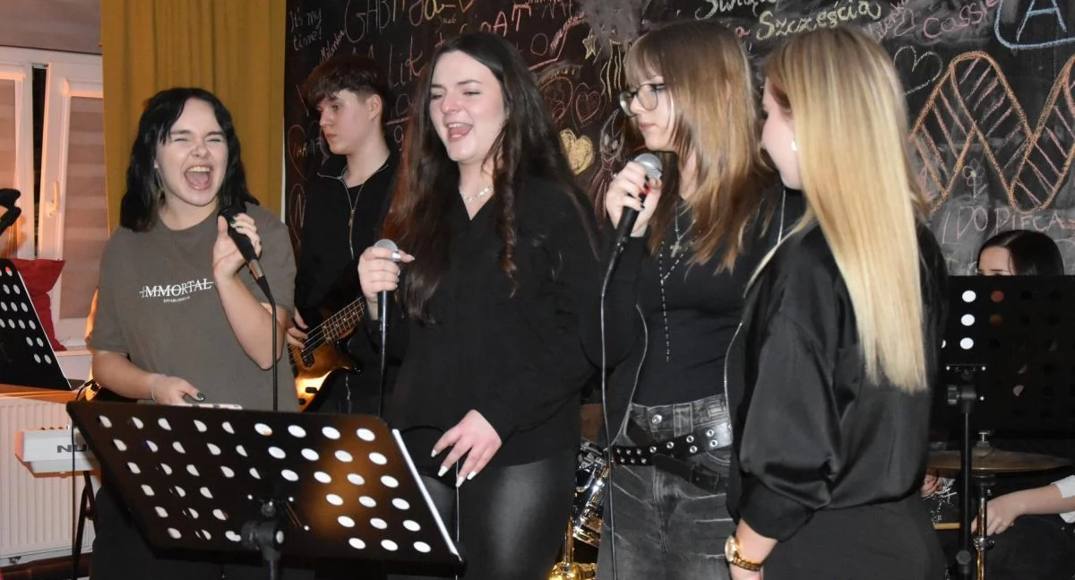 Mocne otwarcie ferii. Rockowy wieczór w MCM przyciągnął tłumy