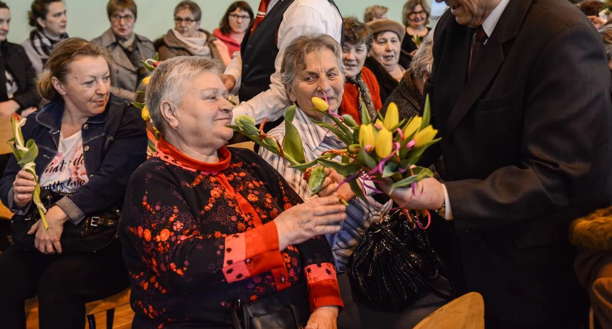 Wyjątkowy 8 marca w Gminie Tuczna. Wójt wraz z Gminnym Ośrodkiem Kultury i Sportu zapraszają na niezapomniane obchody Dnia Kobiet