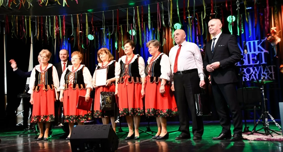 Kobiety podbiły starostwo! XV Sejmik w Białej Podlaskiej przyciągnął tłumy mieszkanek powiatu