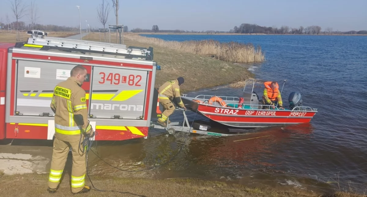 Lód pęka, sekundy decydują. Tak szkolą się służby, by ratować życie nad wodą