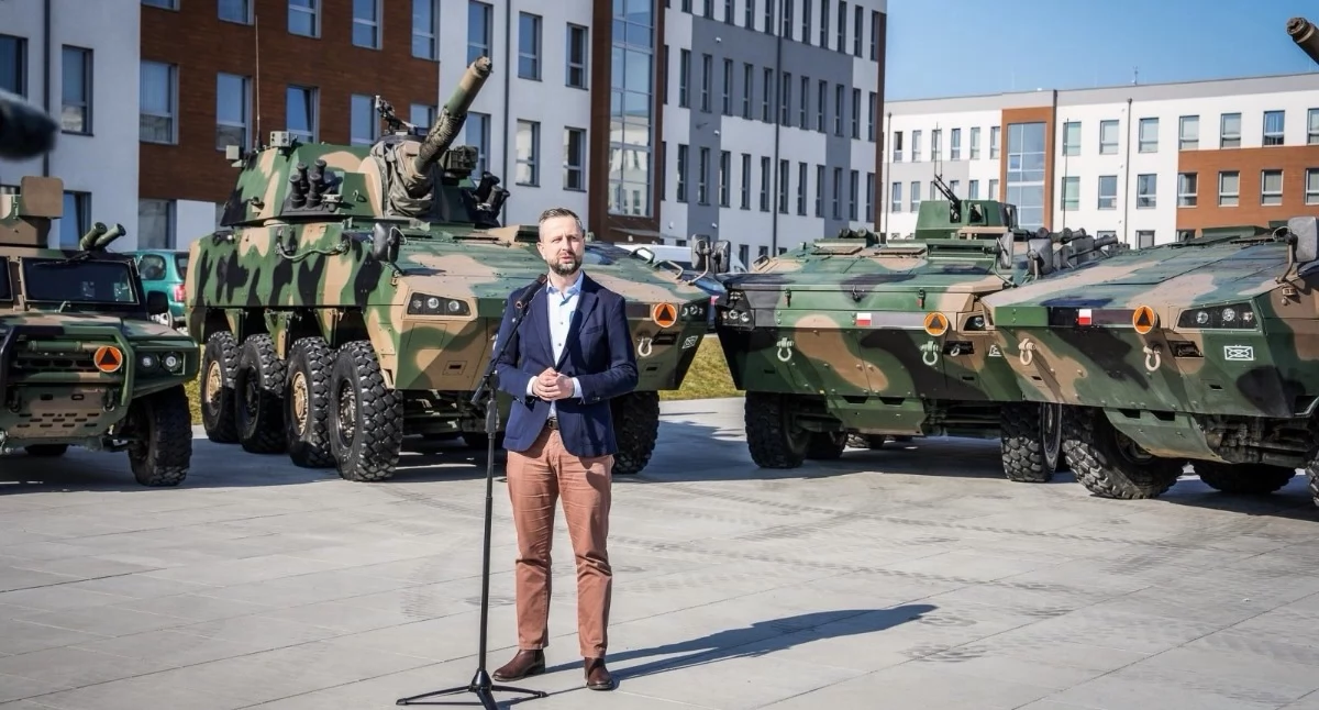 Miliony dla garnizonu i ważna wizyta. Wicepremier w Białej Podlaskiej mówi o bezpieczeństwie regionu