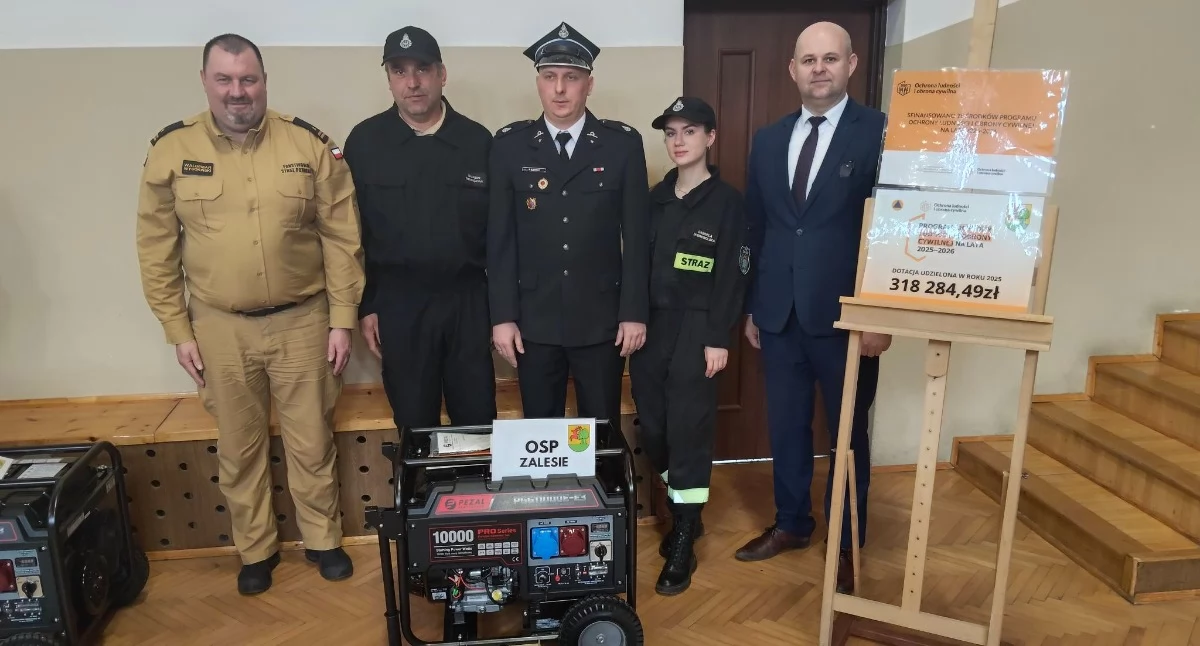 Ponad 318 tysięcy złotych dla OSP w gminie Zalesie. Nowy sprzęt już trafił do strażaków
