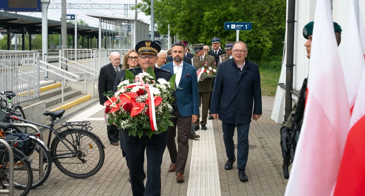 Wzruszenie, pamięć i wojskowa asysta. Biała Podlaska oddała hołd Marszałkowi- 91 lat po jego śmierci