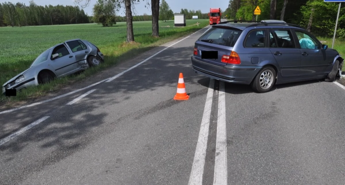 Pechowy poniedziałek na drogach powiatu! BMW kontra VW, 14-latek wylądował w śmigłowcu LPR